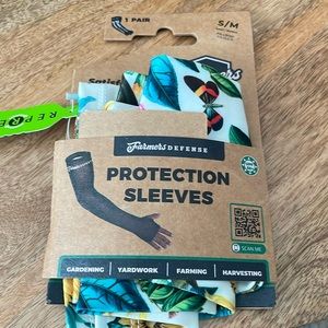 Farmers Defense protection sleeves NWT size s/m, butterfly pattern